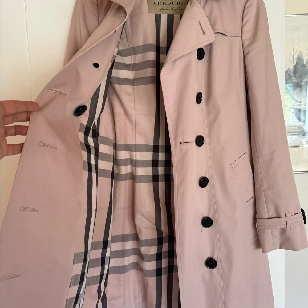 Burberry Pink Trench Coat with Black Accents - Picture 5 of 9